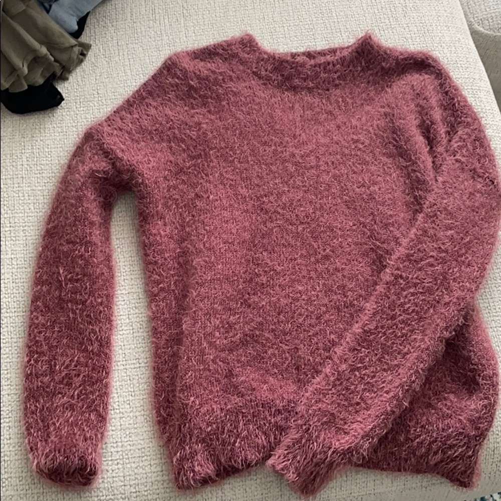 Fuzzy sweater - Picture 2 of 4